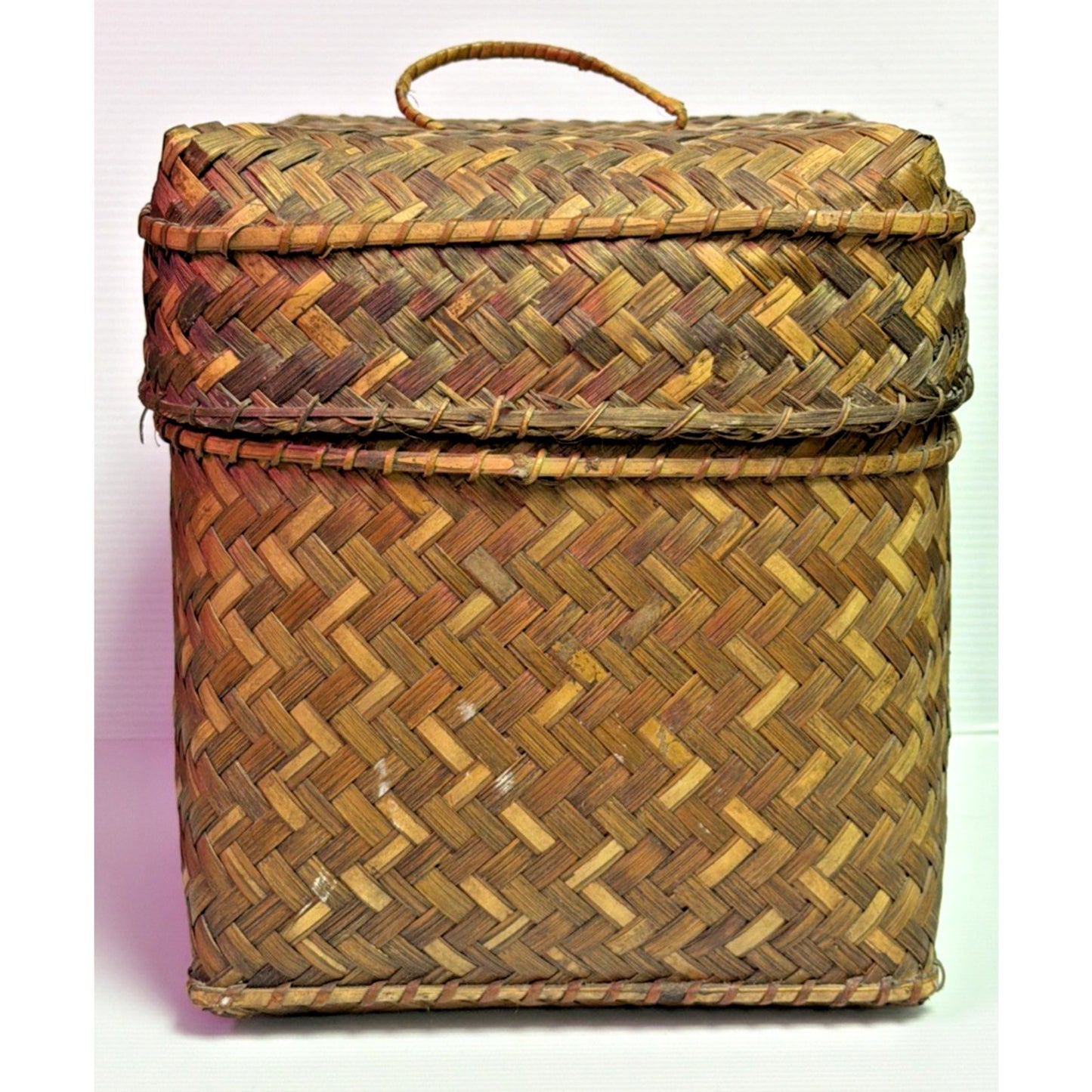 Old Rattan Woven Bamboo Storage Basket Sewing Woven Handle Lid Container