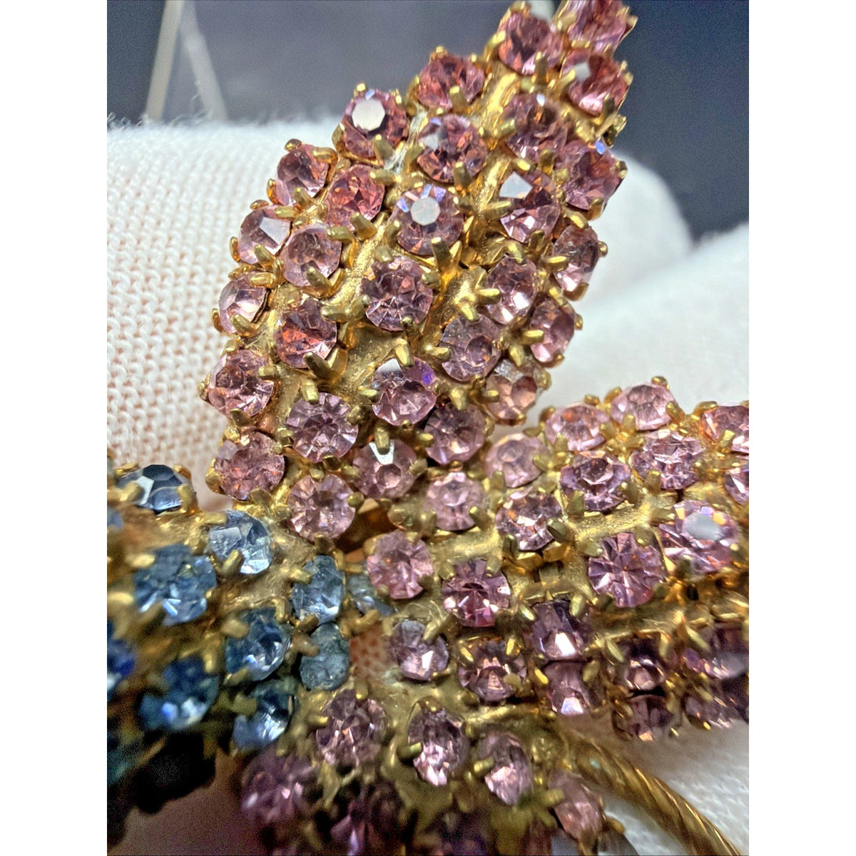 Vtg Unsigned Hobe Pave Crystal Fuchsia Flower Brooch UV Reactive As Is Damage