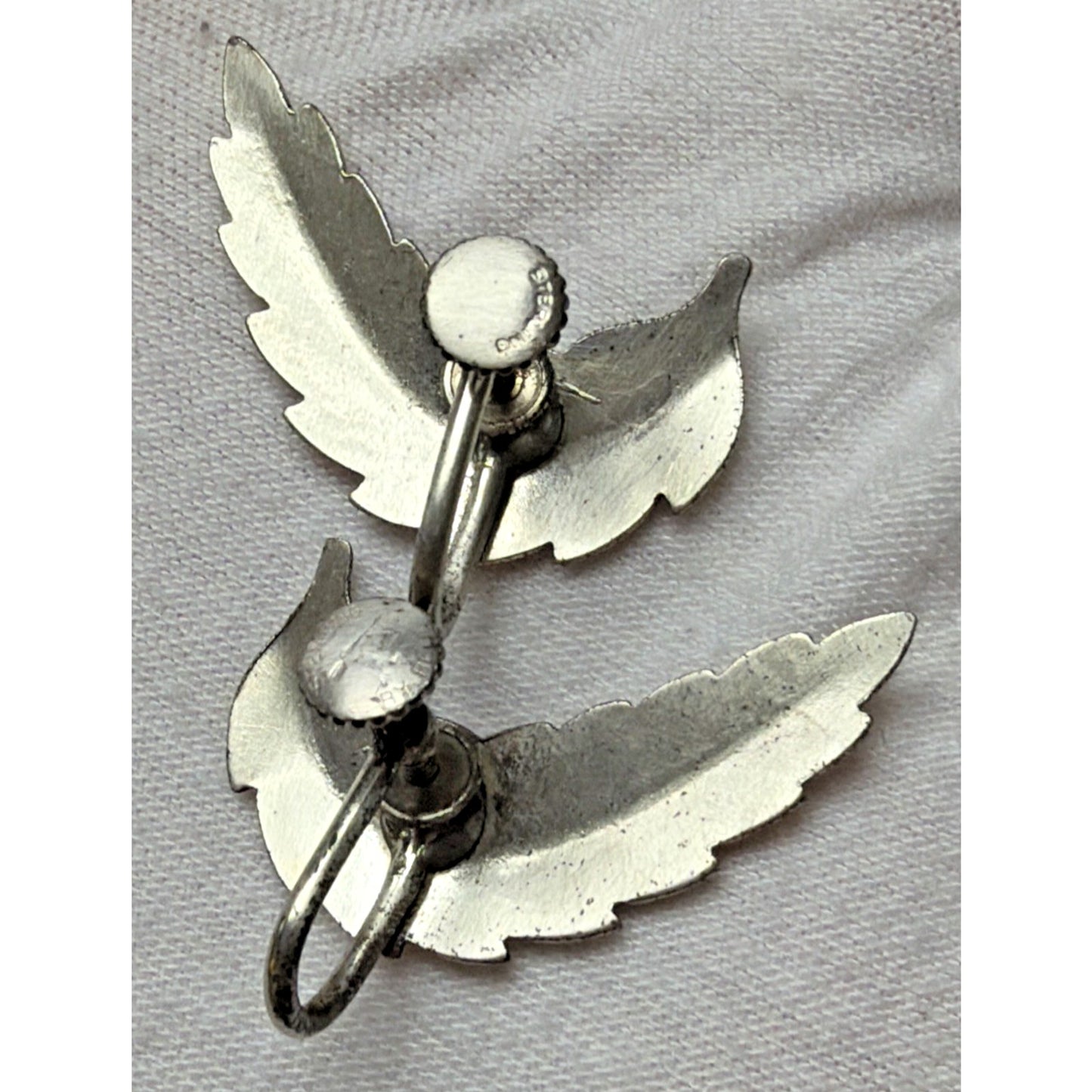 Vtg Bell Trading Post Sterling Silver Leaf Earrings Feathered Screw Back Card