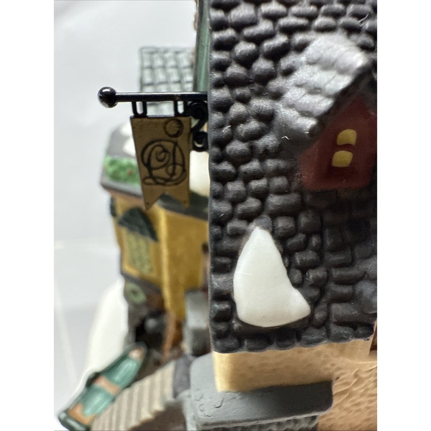 Dept 56 Charles Dickens Heritage The Grapes Inn Ornament Collector Edition 1993