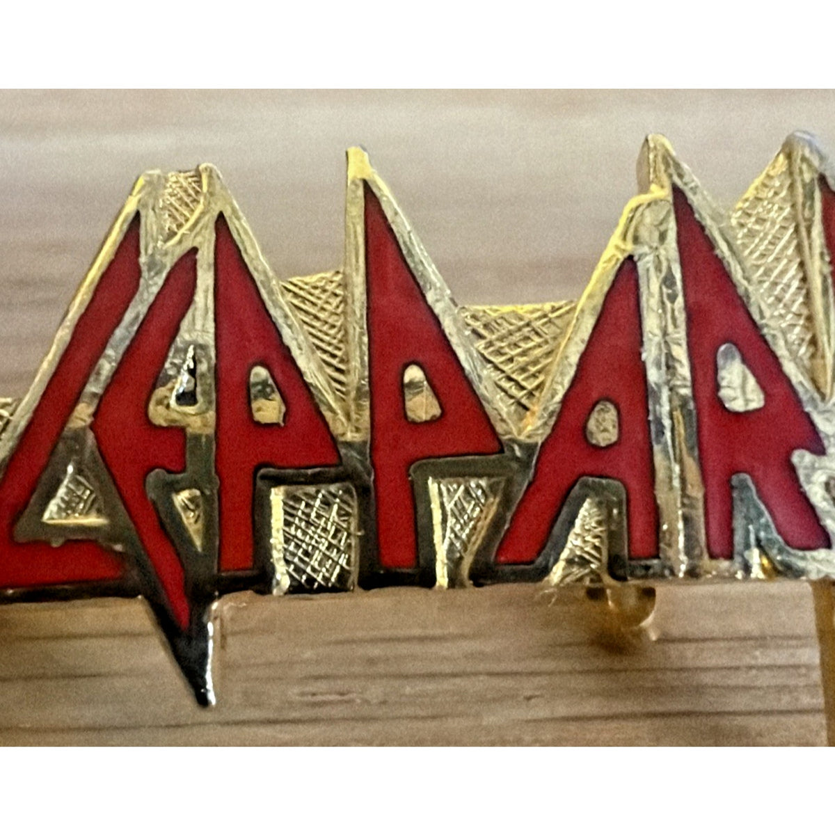 Vintage Def Leppard Gold Tone Enamel Red Badge Button Pin Pinback Heavy Metal