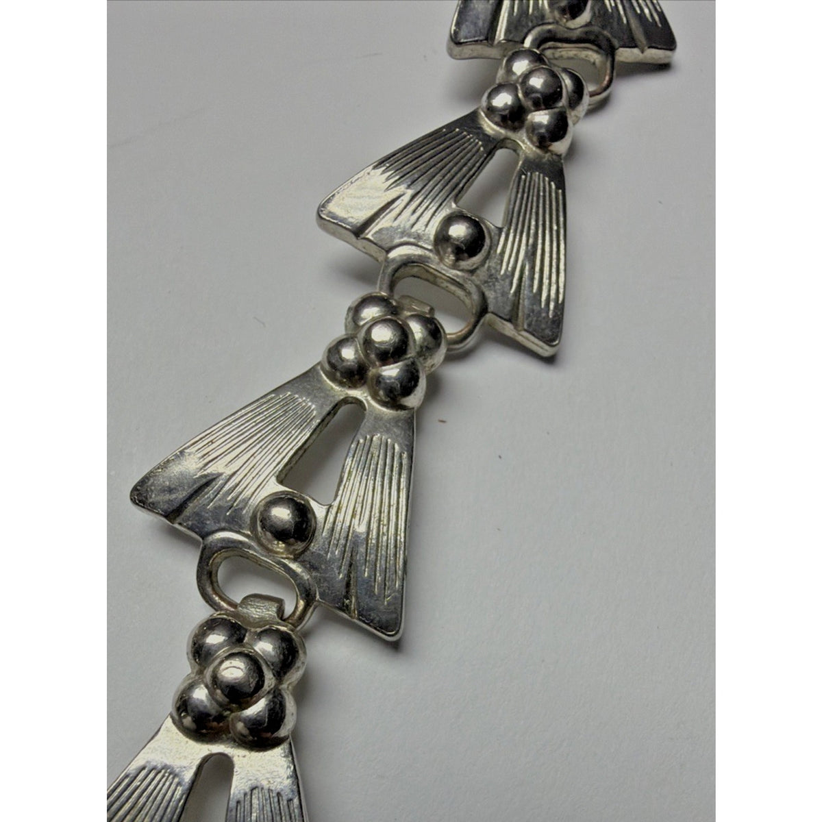 Modernist Silver Link Necklace Triangular Engraved Arrowhead Etched Fly Wings