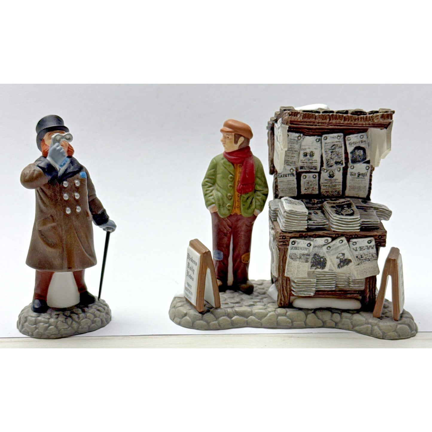 Vtg Lot of 2 Dept 56 London Newspaper Stand Christmas Dickens Village Heritage