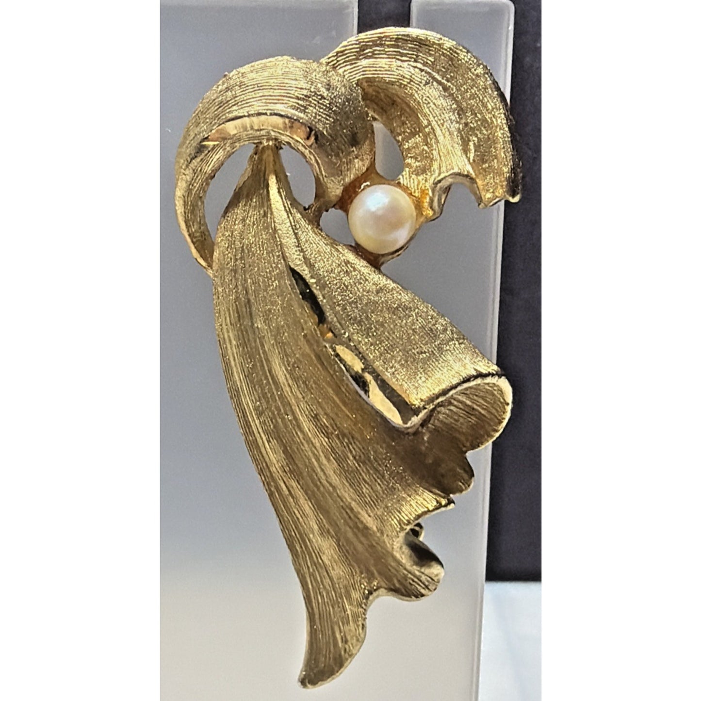 Vintage BSK Brushed Gold Tone Ribbon Faux Pearl Brooch