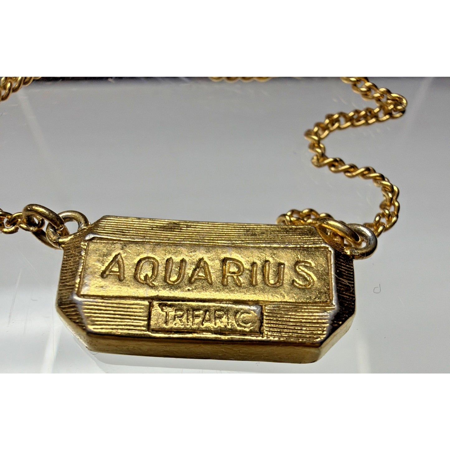 Vintage Crown Trifari Gold Tone Aquarius Zodiac Pendant Necklace
