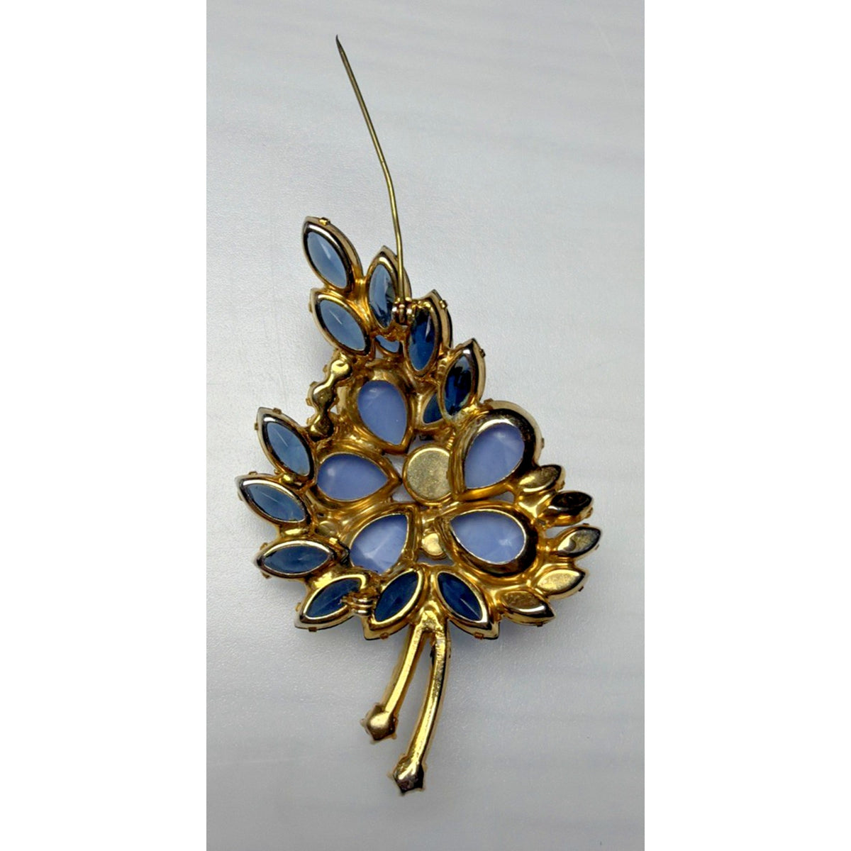 Vintage Juliana DeLizza Elster Gold Fluss Blue Floral Rhinestone Brooch As Is
