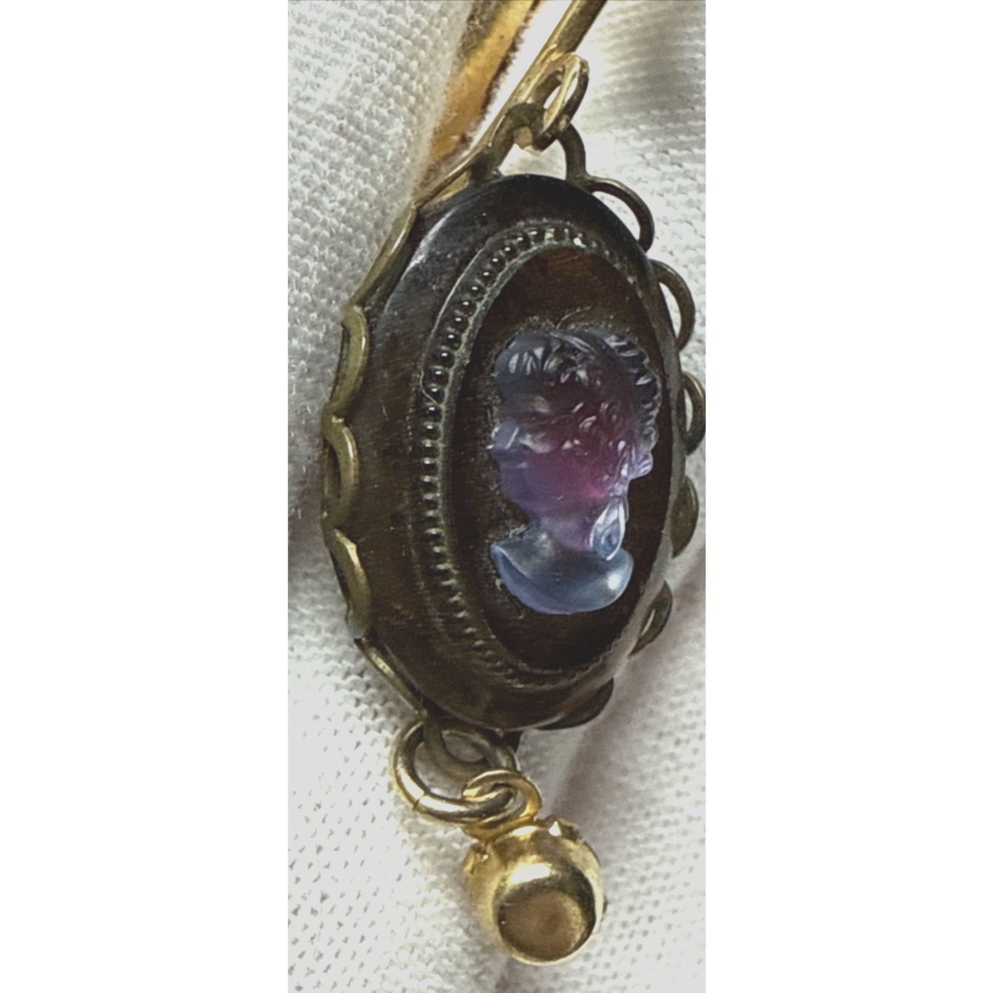 Vintage Juliana D&E Celebrity Glass Intaglio Cameo Clip Earring 1 Only