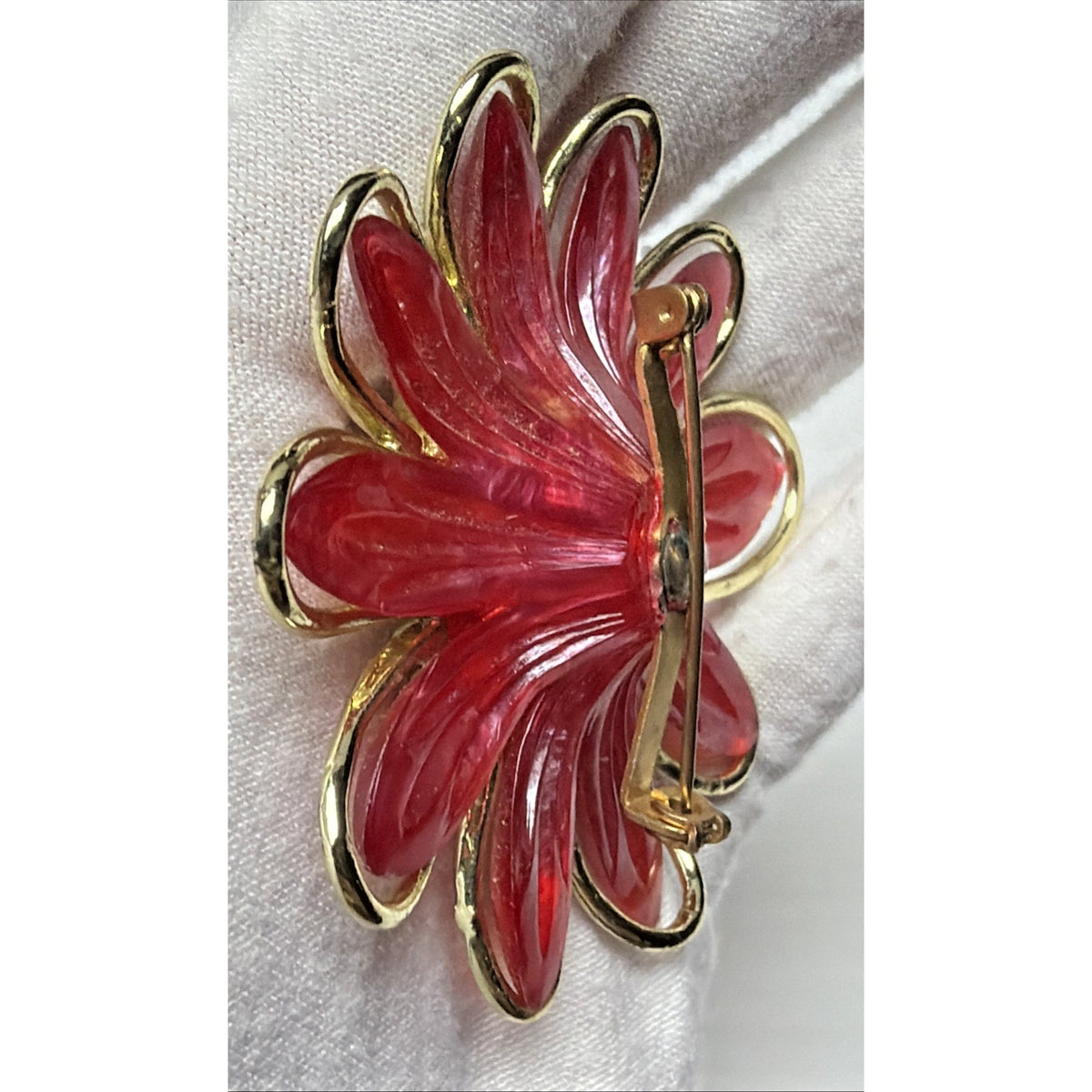 Vintage Large Flower Blossom Brooch Resin Plastic Leaves Gold Frame Faux Pearl