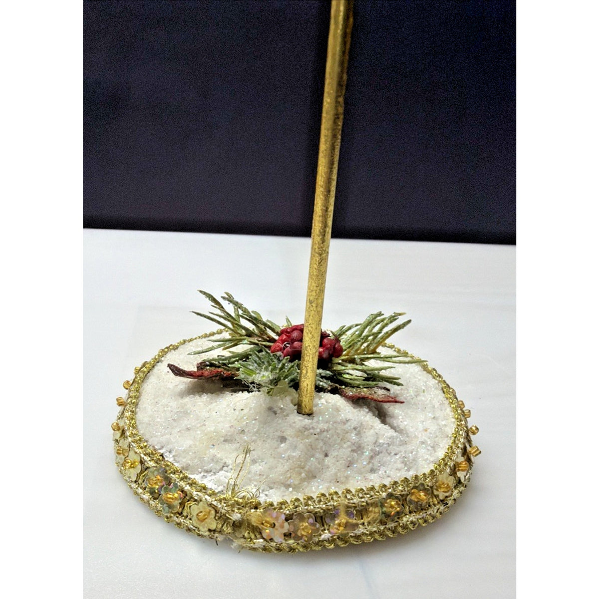 Mark Roberts Snow Base Gold Pole Christmas Ornament Display Stand Notch As Is