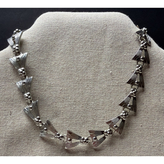 Modernist Silver Link Necklace Triangular Engraved Arrowhead Etched Fly Wings