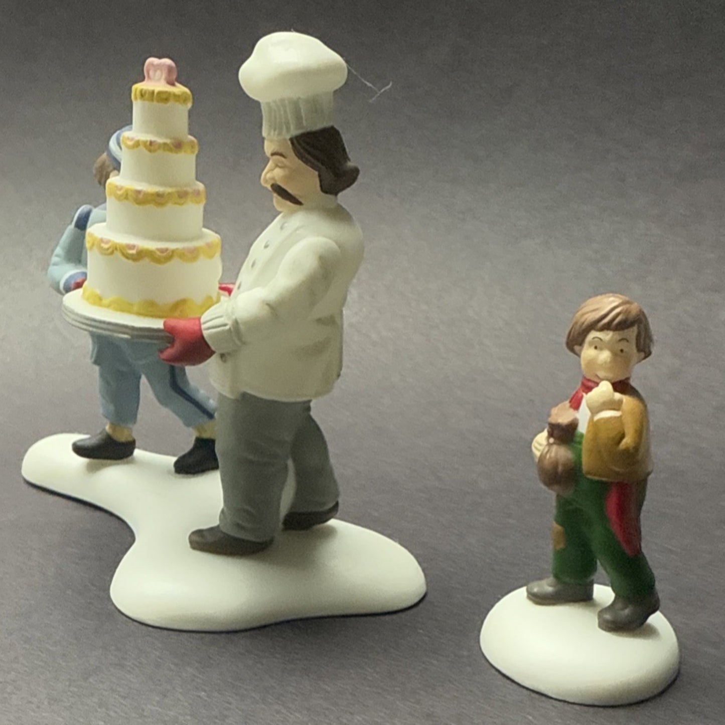 Vintage Set of 2 Dept 56 Christmas In The City Series Excellent Taste No Box