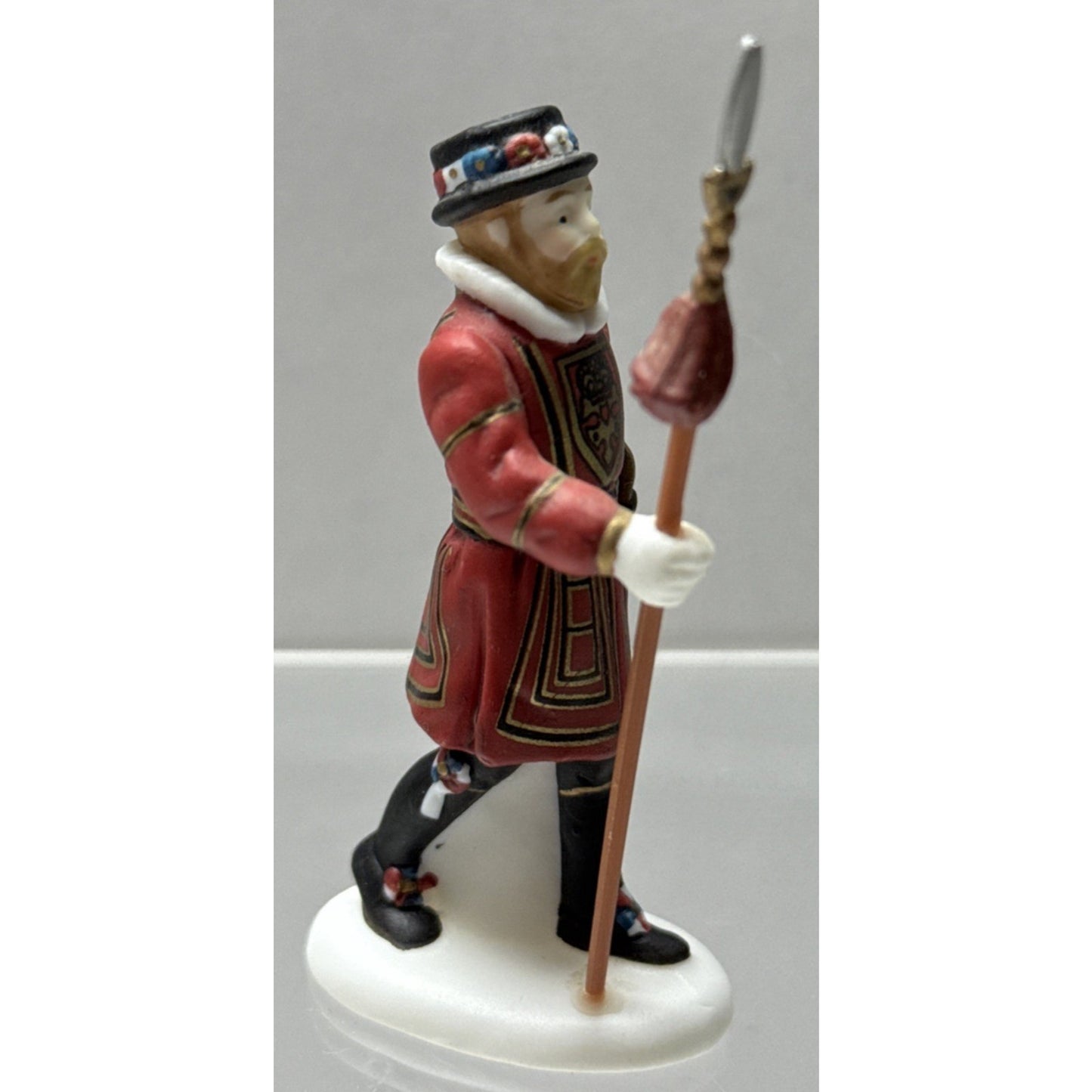Vintage Dept 56 Yeomen of The Guard Single Figure Dickens 58397