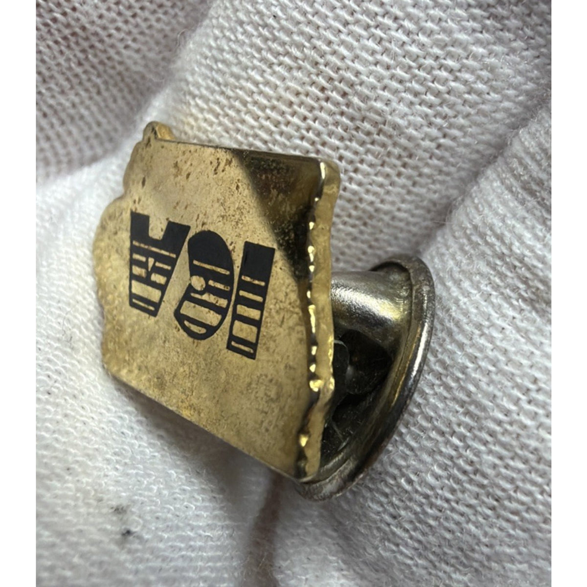Vintage ICA Iowa Cattlemens Association Pin Gold Tone Iowa State Shape