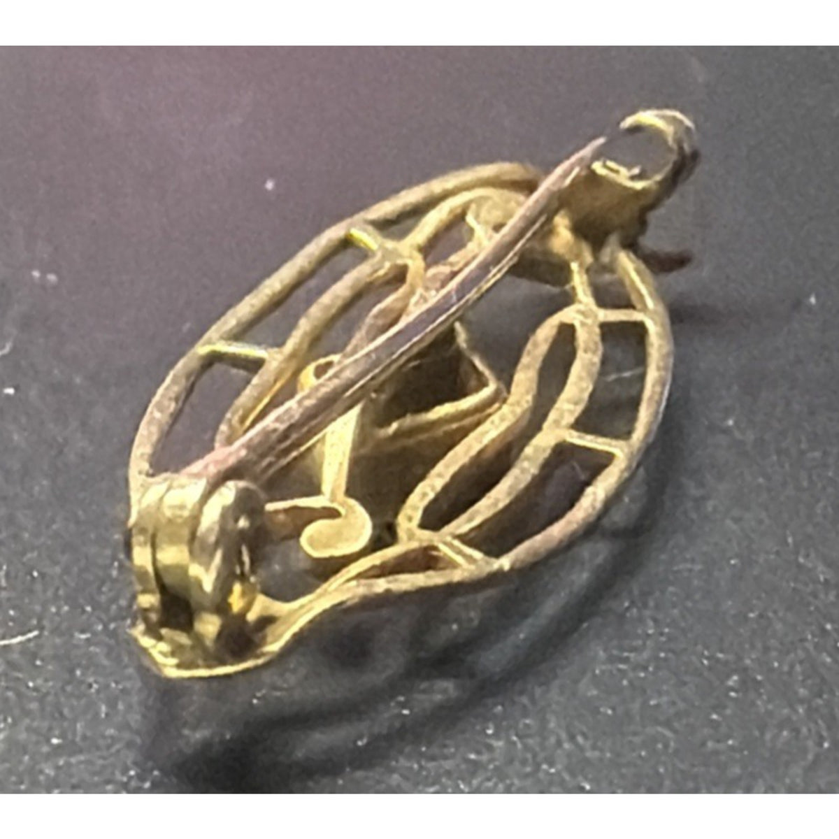 Art Nouveau 10K Yellow Gold Ornate Bar Pin As Is