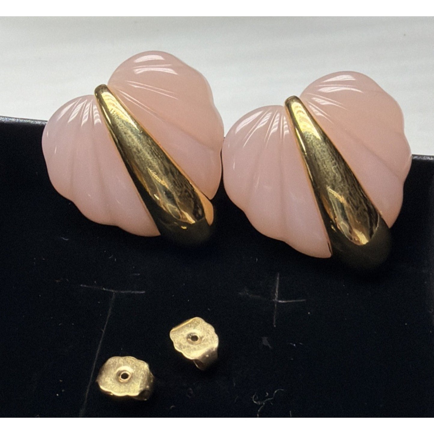 Vintage Avon Pastel Winter Pastels Pink Lucite Gold Toned Heart Earrings Ribbed