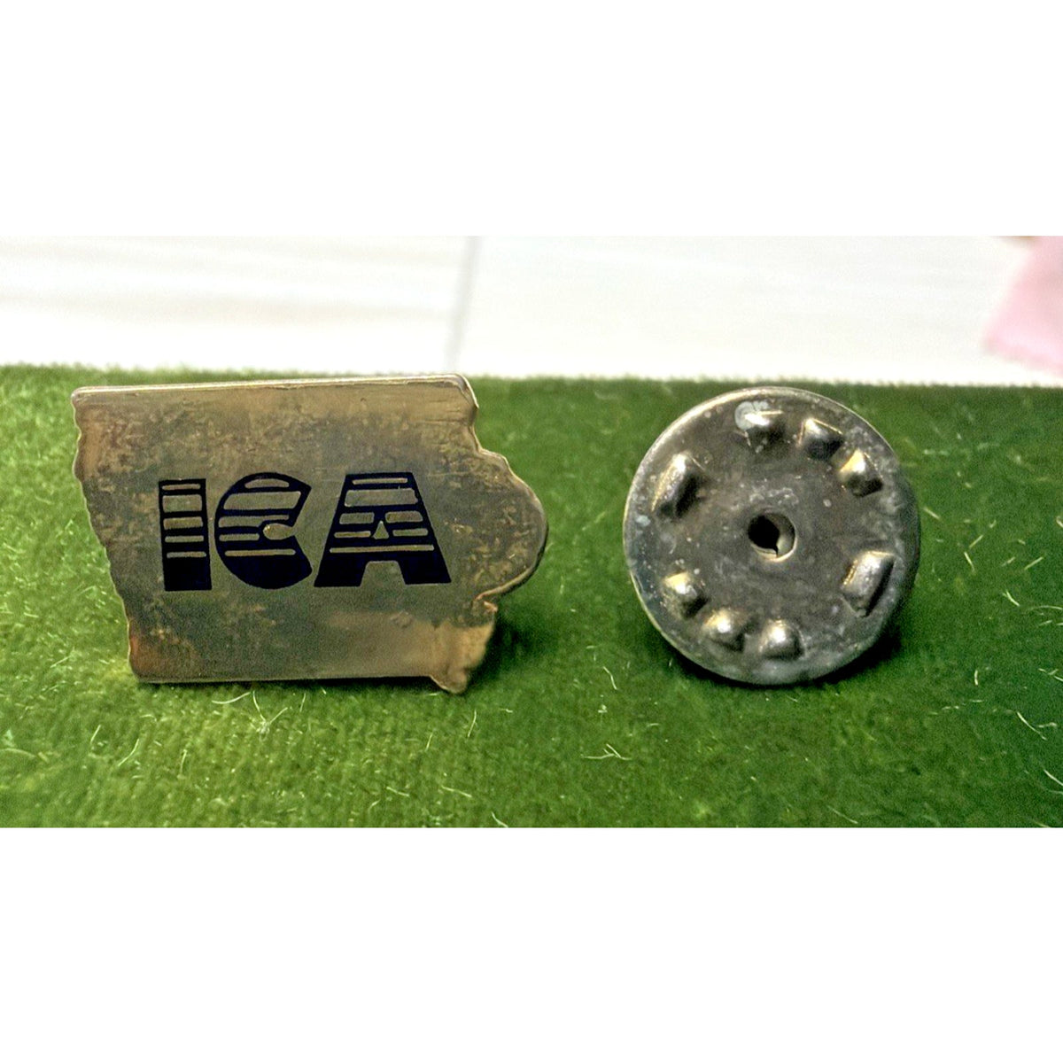 Vintage ICA Iowa Cattlemens Association Pin Gold Tone Iowa State Shape