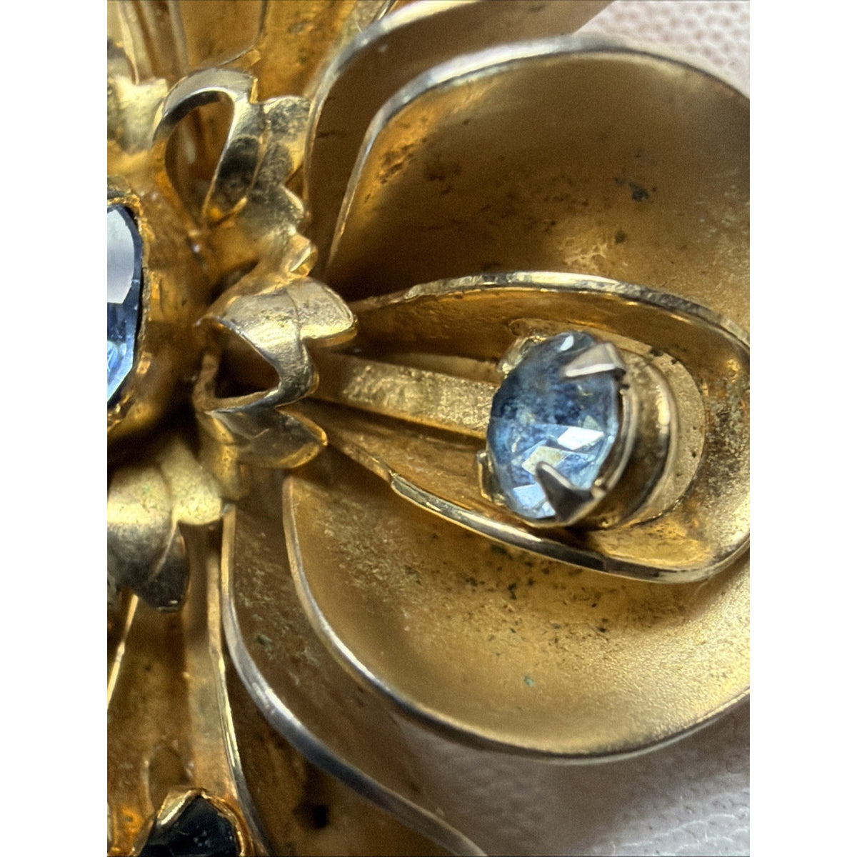 Vintage Gold Tone Blue Rhinestone Flower Blossom Brooch Ornate