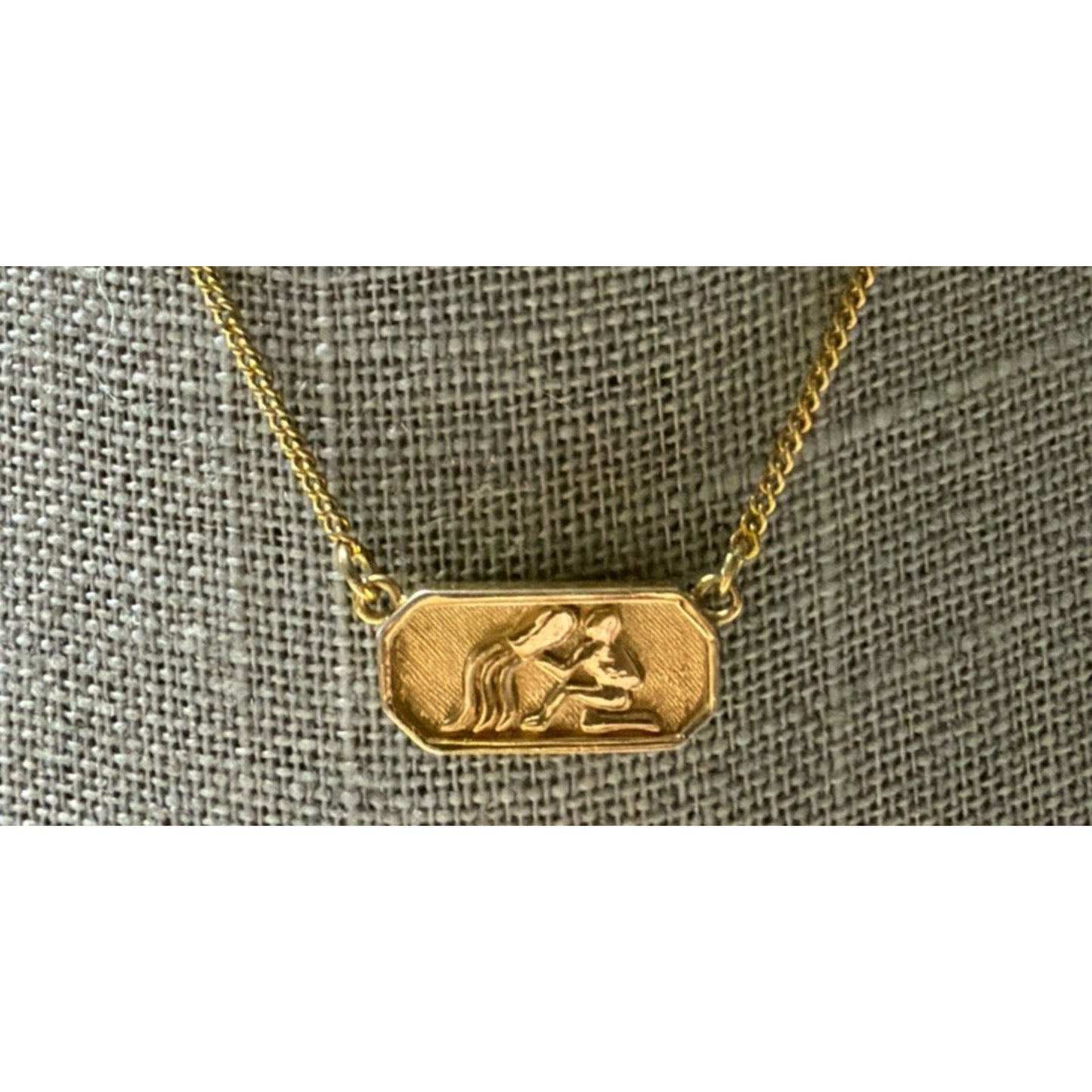 Vintage Crown Trifari Gold Tone Aquarius Zodiac Pendant Necklace