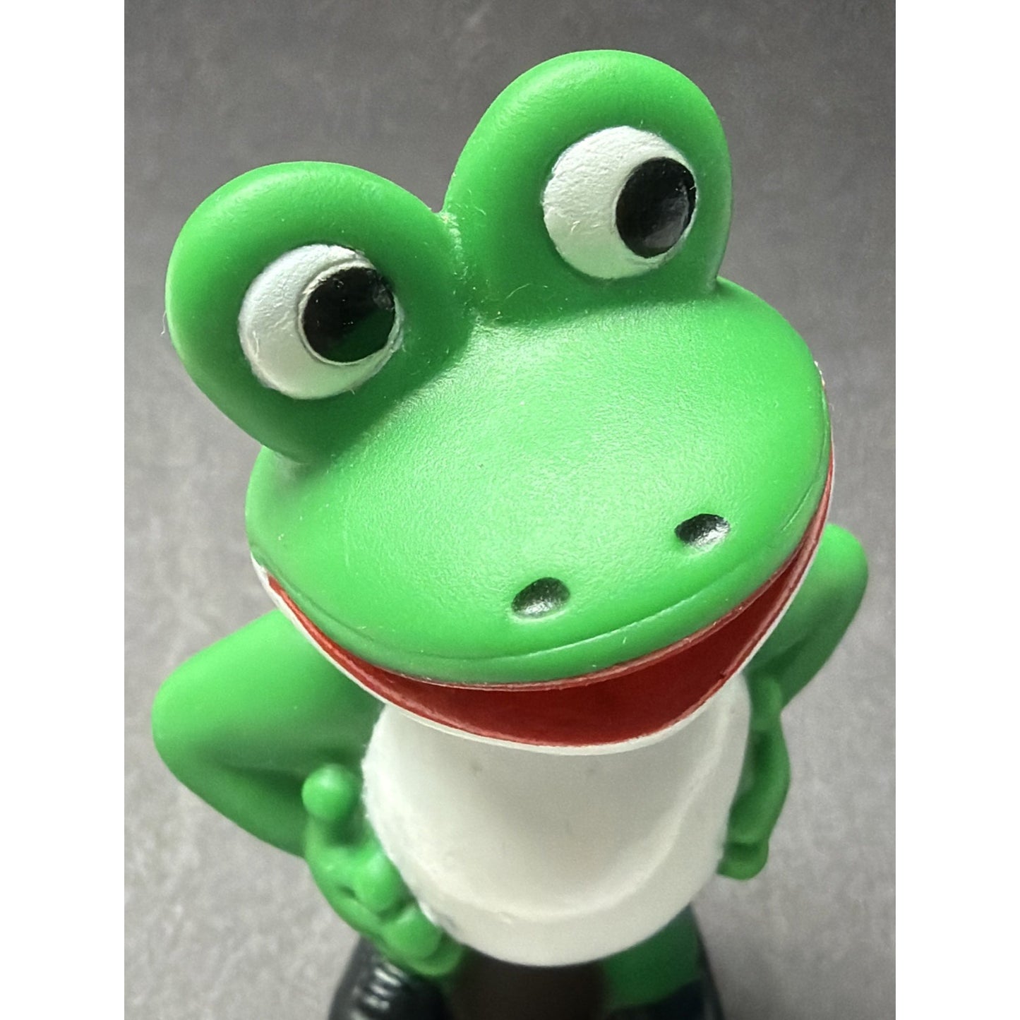 Vintage John Freilassing D8228 Squeaking Frog Toad Rubber Toy Rare
