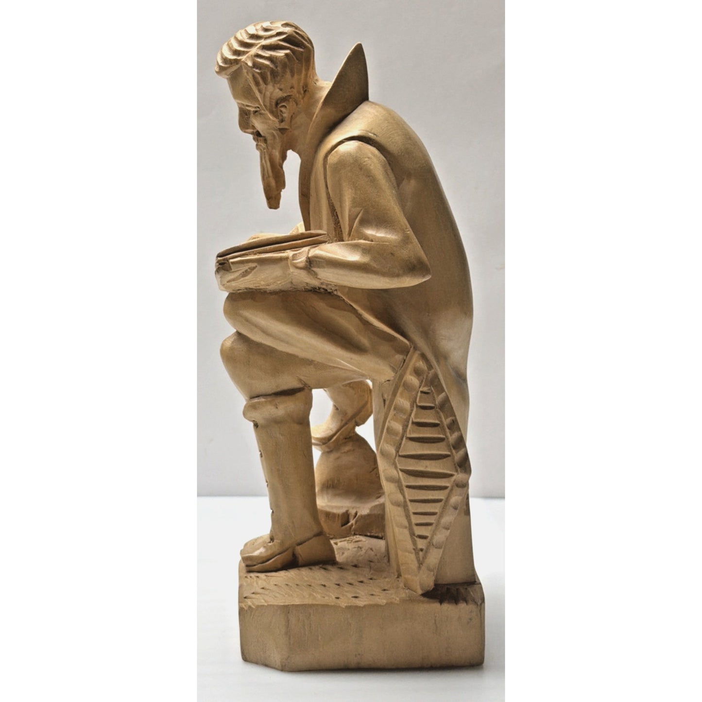 Vintage Don Quixote The Man of La Mancha Wood Carving Sitting Reading Book
