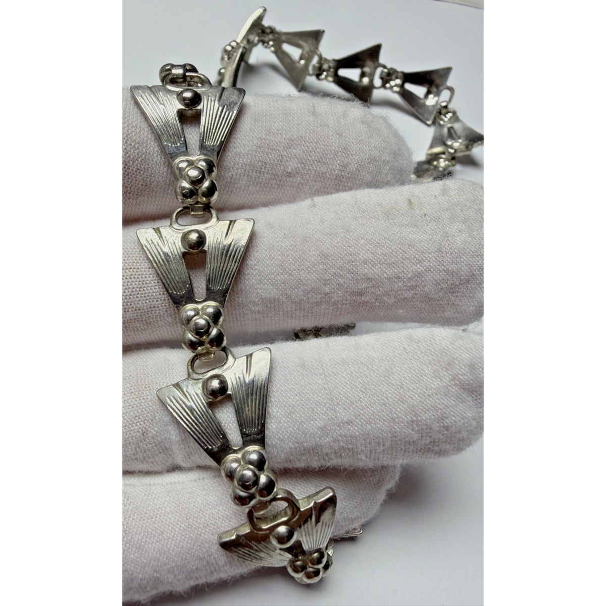 Modernist Silver Link Necklace Triangular Engraved Arrowhead Etched Fly Wings