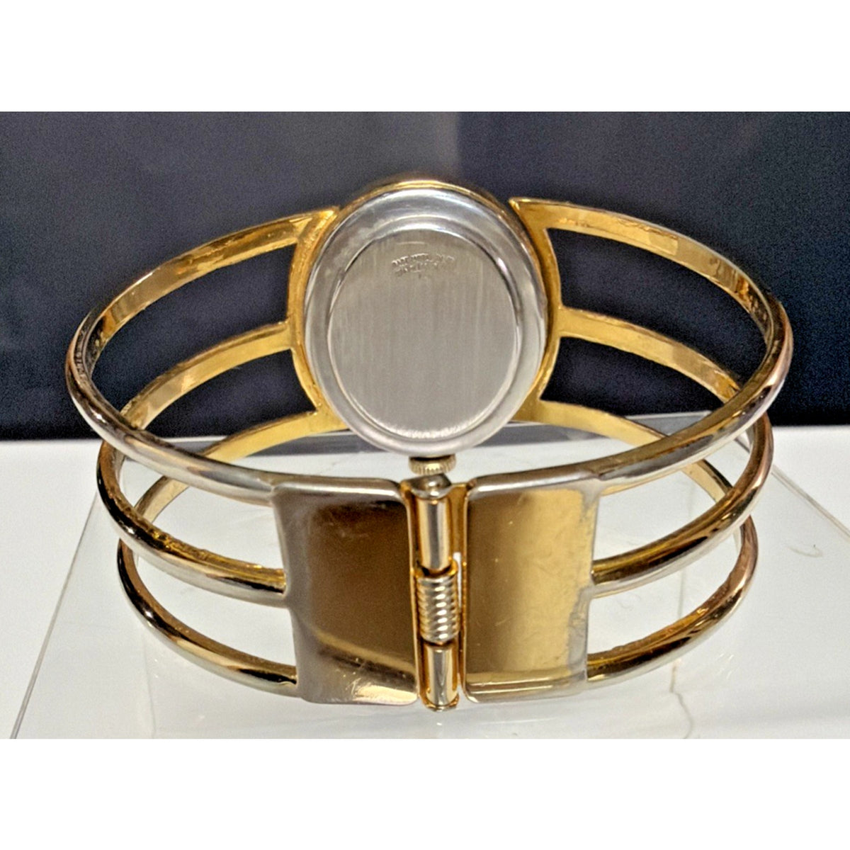 Vintage Royal Dynasty 17 Jewels Watch Cuff Bracelet Gold Tone Works